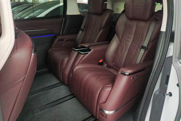 Used Buick Century 2023 2.0T Six-Seater Yinshi Edition
