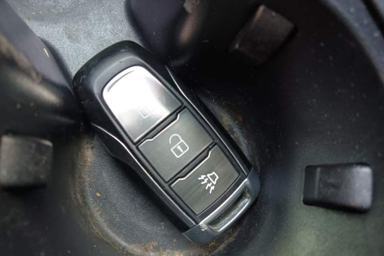 Used Dongfeng Ruichi 7 2022 2.3T Automatic All-Wheel Drive Diesel Standard Version with Long Cargo Bed M9T
