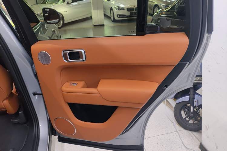 Used Li Auto L8 2023 Pro Model
