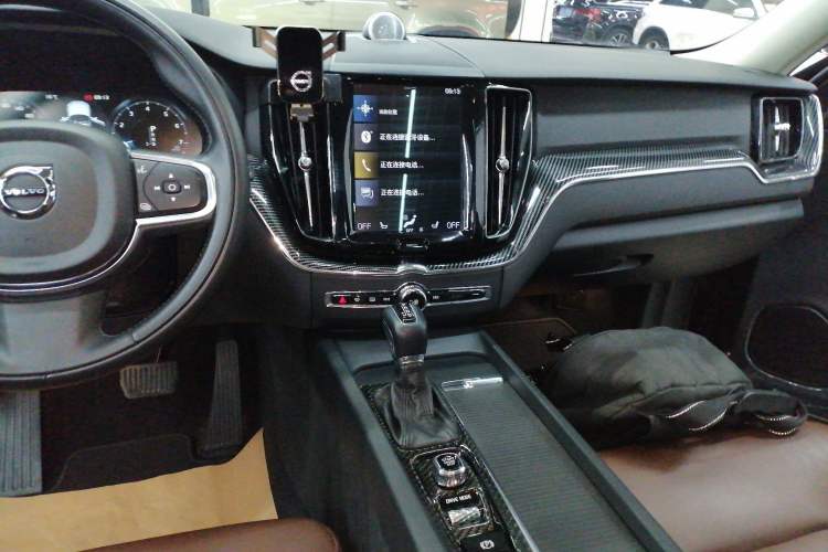 Used Volvo XC60 2019 T5 4x4 Zhiyuan Edition China VI Standard
