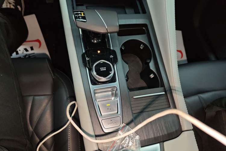 Used Changan CS75 PLUS 2024 3rd Generation Champion Edition 1.5T Intelligent Drive Dynamic Model
