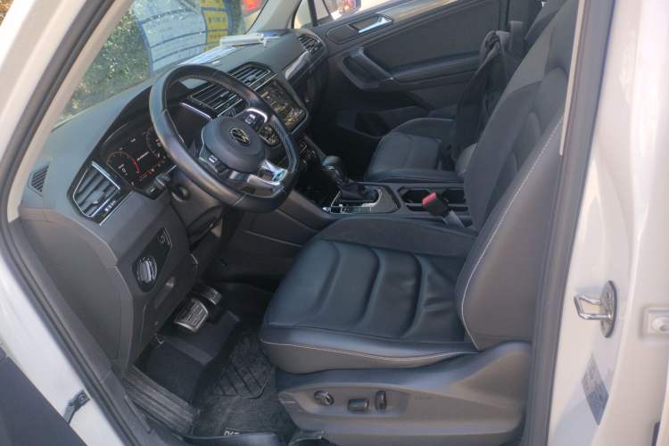 Used Volkswagen Tiguan L 2021 330TSI Automatic Two-Wheel Drive R-Line Enhanced Edition
