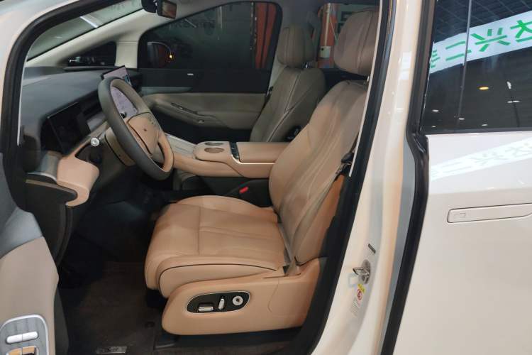 Used XPeng X9 2025 740 Ultra-Long Range Max