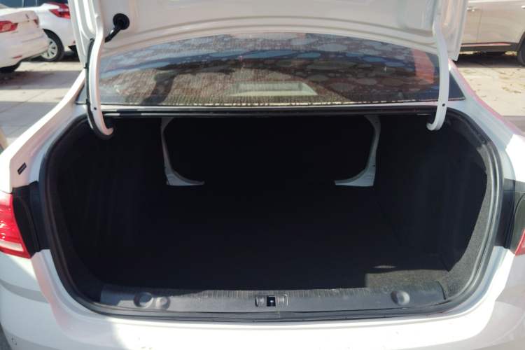 Used Volkswagen Lavida 2017 1.6L Automatic Fashion Edition
