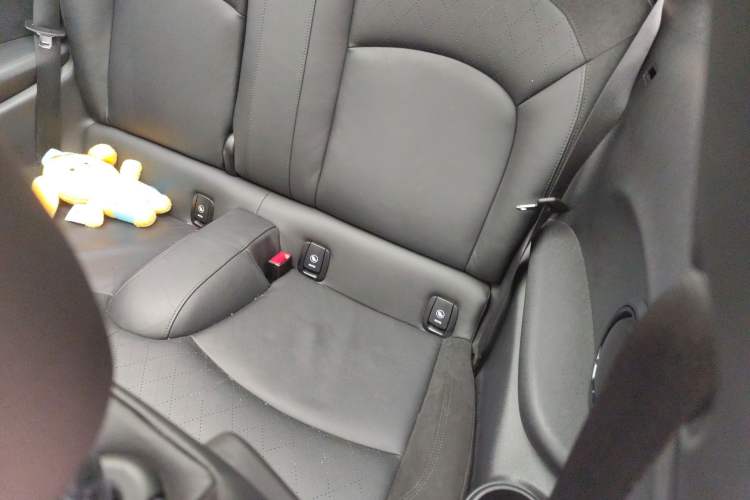 Used MINI MINI 2023 Updated 2.0T COOPER S Artist