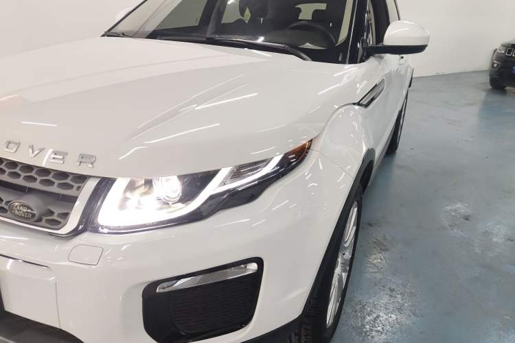 Used Land Rover Range Rover Evoque 2018 240 PS SE Smart Brilliance Edition
