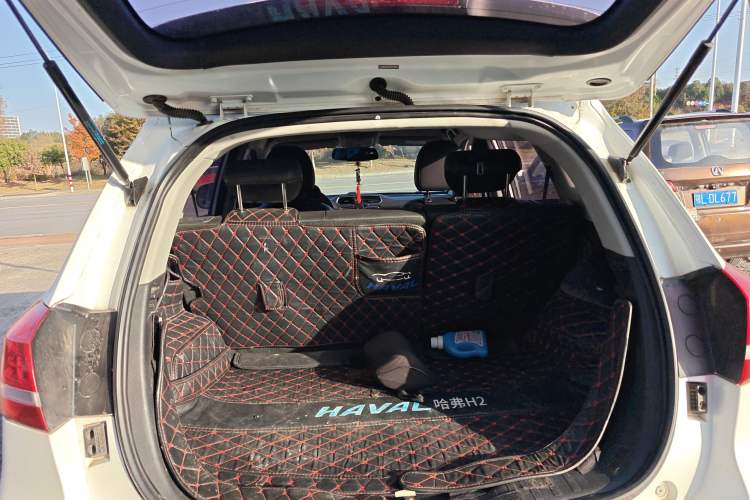 Used Haval H2 2018 1.5T Dual-Clutch Two-Wheel Drive Fashion Model China VI Standard
