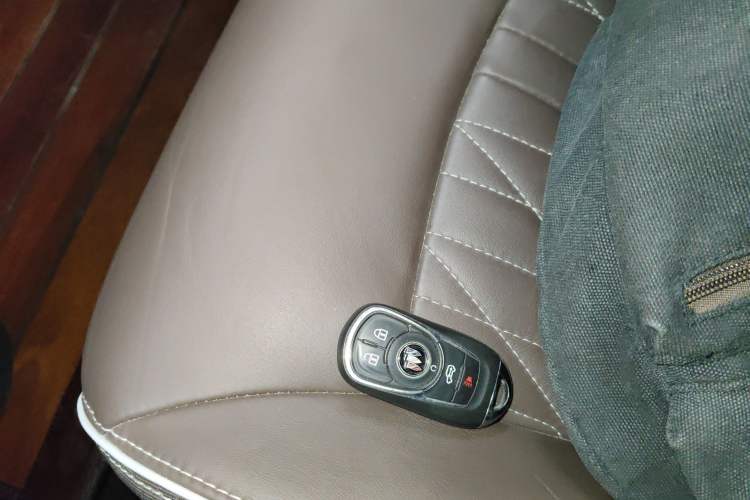 Used Buick GL8 2022 Land Business Class 652T Luxury Model
