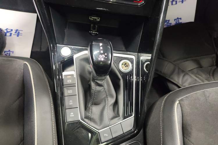 Used Volkswagen Tayron 2020 330TSI Two-Wheel Drive Luxury Connected Pro Edition
