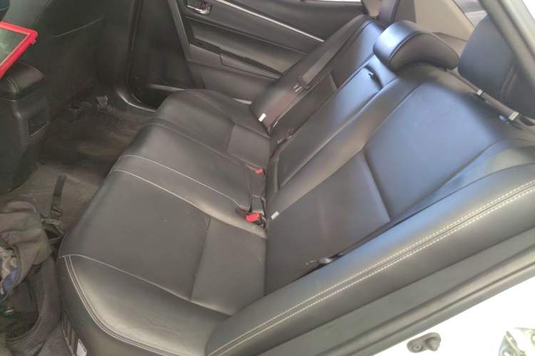 Used Toyota Corolla 2018 Dual-Engine 1.8L E-CVT Smart Edition
