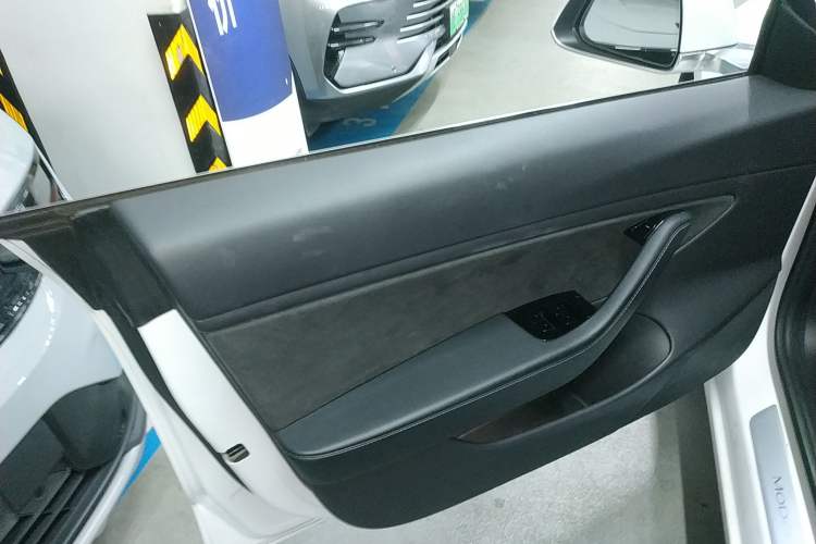 Used Tesla Model 3 2019 Long-Range Rear-Wheel-Drive Version
