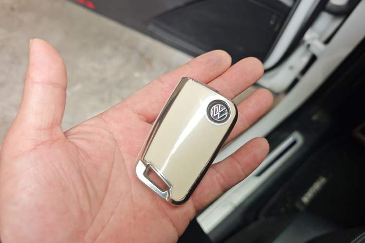 Used Volkswagen Tiguan L 2023 Restyled 330TSI Automatic Two-Wheel Drive R-Line Enhanced Comfort Version
