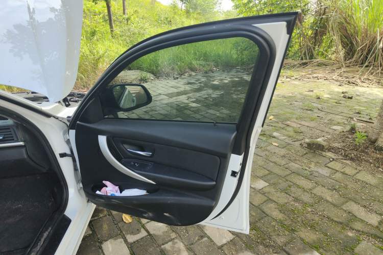 Used BMW 3 Series 2016 320i Fashion Model
