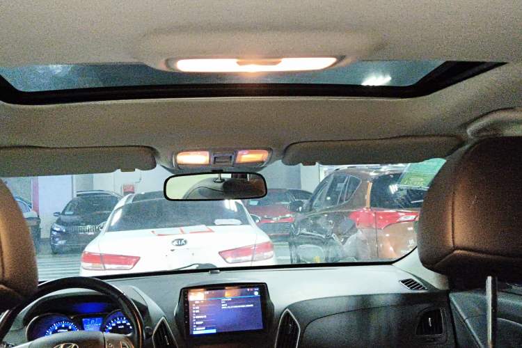 Used Hyundai ix35 2015 2.0L Automatic 2WD Smart Version China V Standard