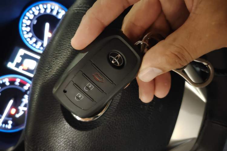 Used Toyota Highlander 2018 2.0T Four-Wheel Drive Prestige Version 7 Seats China V Emission Standard
