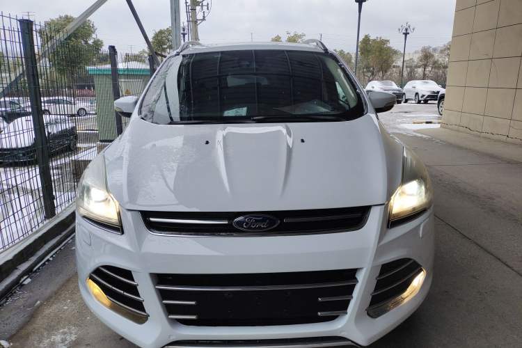 Used Ford Kuga 2015 2.0L GTDi Four-Wheel Drive Prestige Model
