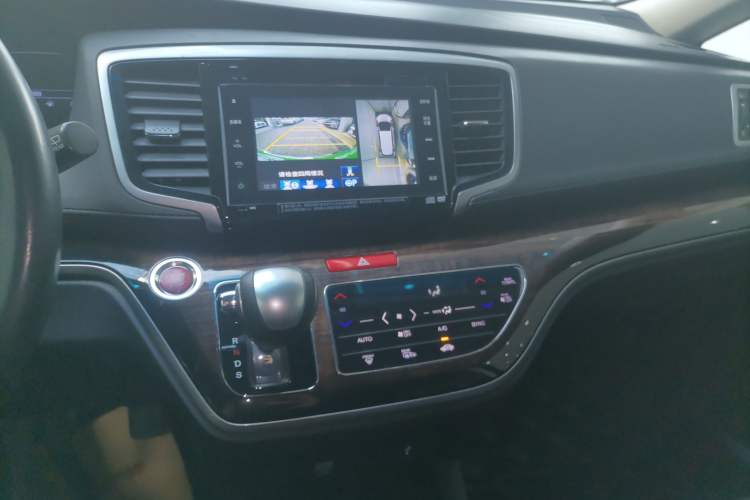 Used Honda Odyssey 2015 2.4L Supreme Edition
