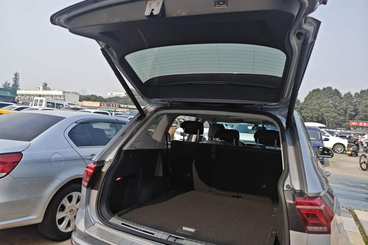 Used Volkswagen Tiguan L 2022 330TSI Automatic Two-Wheel Drive R-Line Enhanced Edition
