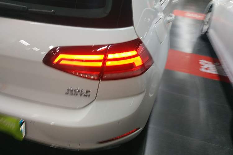 Used Volkswagen Golf 2018 230TSI Automatic Comfort Model
