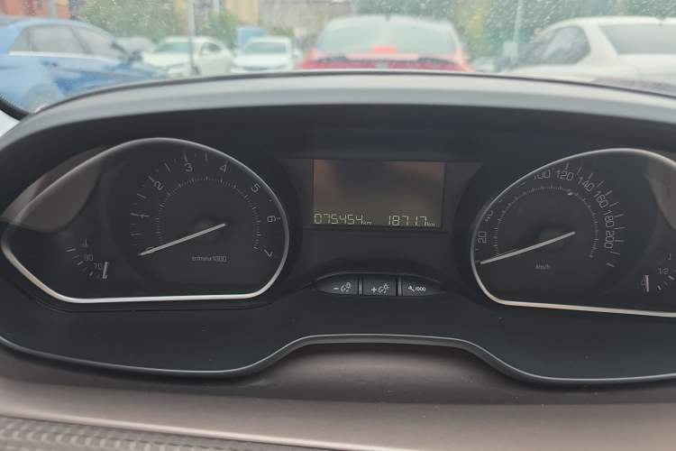 Used Peugeot 2008 2014 1.6L Automatic Fashion Edition