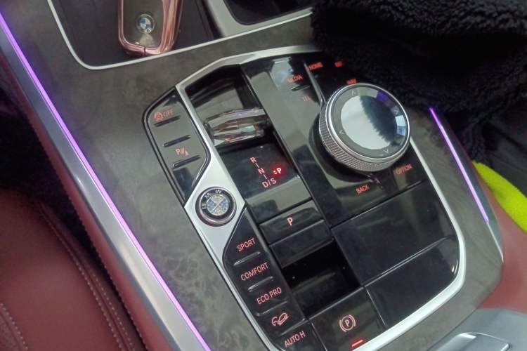 Used BMW X5 2023 xDrive 30Li Luxury M Sport Package
