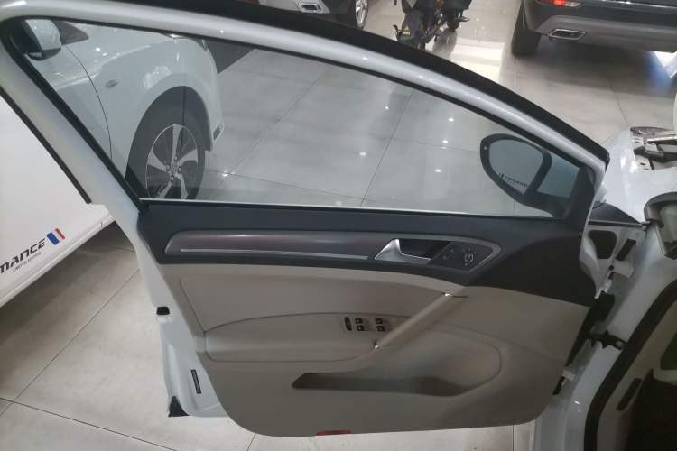 Used Volkswagen Golf 2014 1.4TSI Automatic Comfort Model
