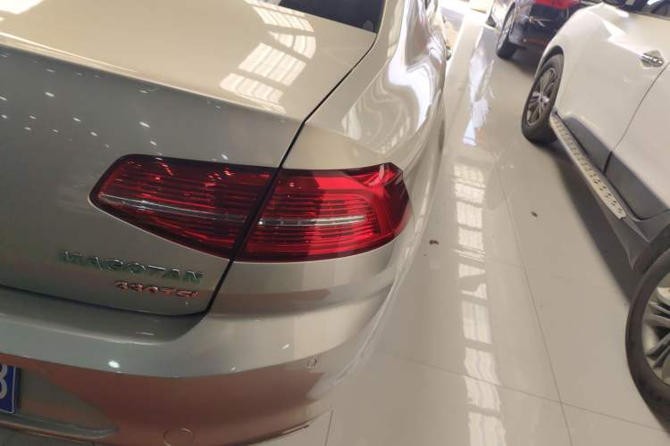 Used Volkswagen Magotan 2017 330TSI DSG Leading Model
