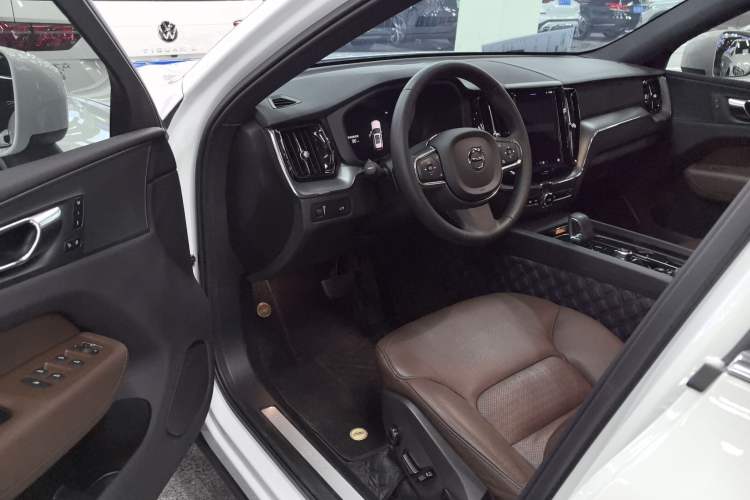 Used Volvo XC60 2022 B5 4x4 Zhiyi Luxury Edition
