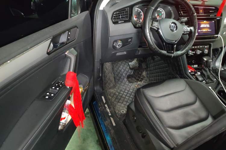 Used Volkswagen Tiguan L 2019 330TSI Automatic Two-Wheel Drive Panoramic Comfort Edition China VI Standard