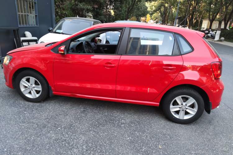 Used Volkswagen Polo 2014 1.4L Manual Fashion Edition