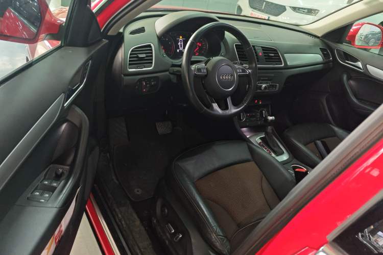 Used Audi Q3 2018 30th Anniversary Edition 30 TFSI Fashion Model
