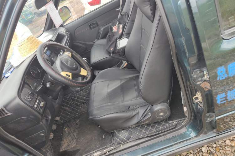 Used Isuzu Pickup 2015 2.8T Two-Wheel Drive 4JB1CT
