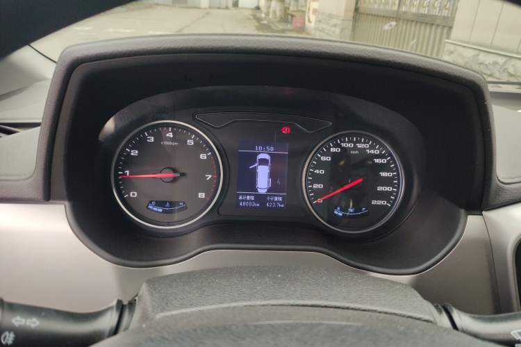 Used JAC Refine M4 2016 2.0L Manual Comfort Edition