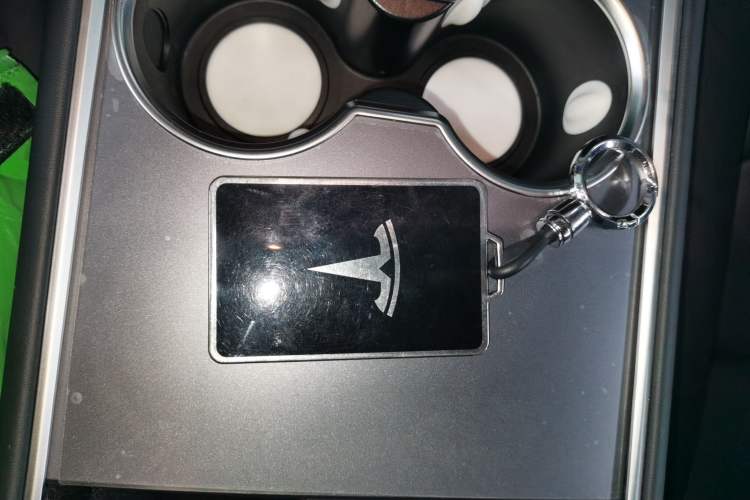 Used Tesla Model Y 2024 Long-Range All-Wheel-Drive Version
