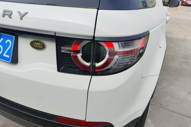 Used Land Rover Discovery Sport 2019 240 PS SE Version China VI Standard
