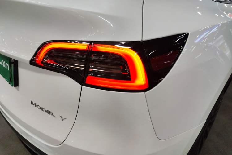 Used Tesla Model Y 2021 Long-Range All-Wheel-Drive Version