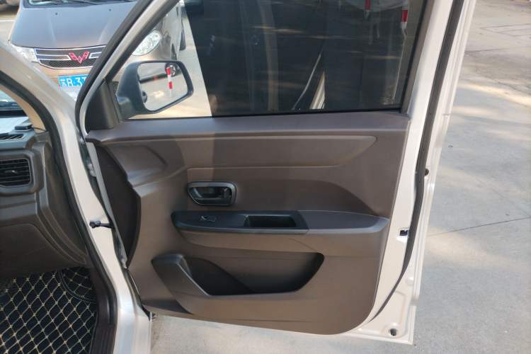 Used Wuling Hongguang V 2022 1.5L Jingqu Edition Electric-Assist LAR