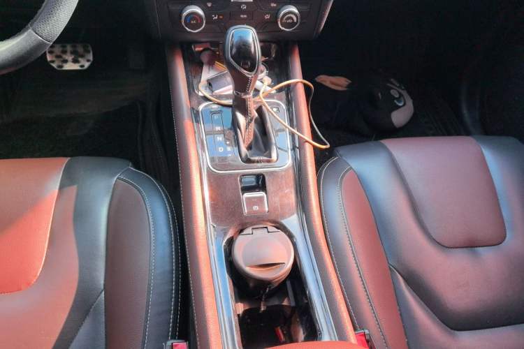 Used Dongfeng Fengon 580 2017 Revised Version 1.5T CVT Luxury Edition
