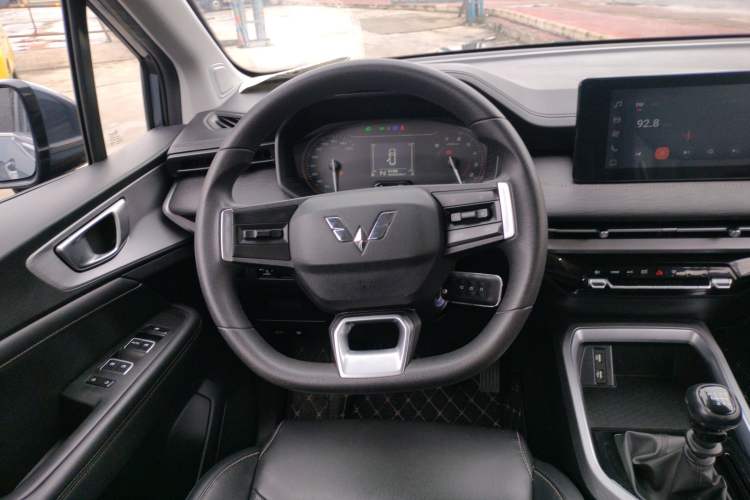 Used Wuling Jiachen 2022 1.5T Manual Comfort & Dynamic Version
