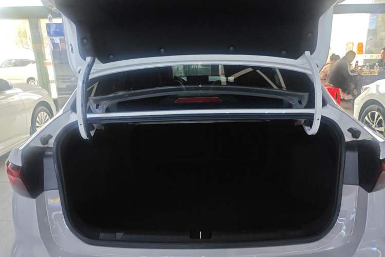 Used Geely Auto Emgrand 2022 4th Generation 1.5L CVT Luxury Model
