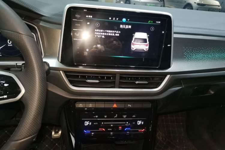 Used Volkswagen T-ROC 2025 300TSI DSG Two-Wheel Drive Chen Guang Edition
