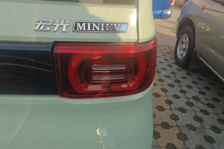 Used Wuling Hongguang MINIEV 2022 Macaron Premium Model – Lithium Iron Phosphate