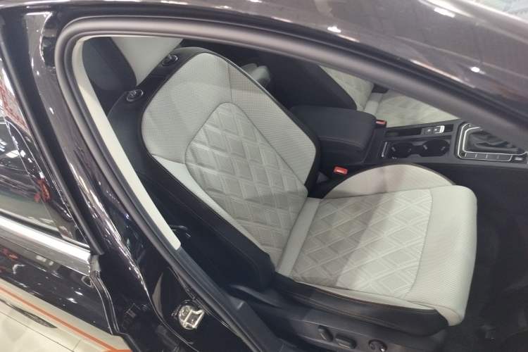 Used Volkswagen Magotan 2023 2 Million Units Commemorative Edition 330TSI DSG Luxury Version