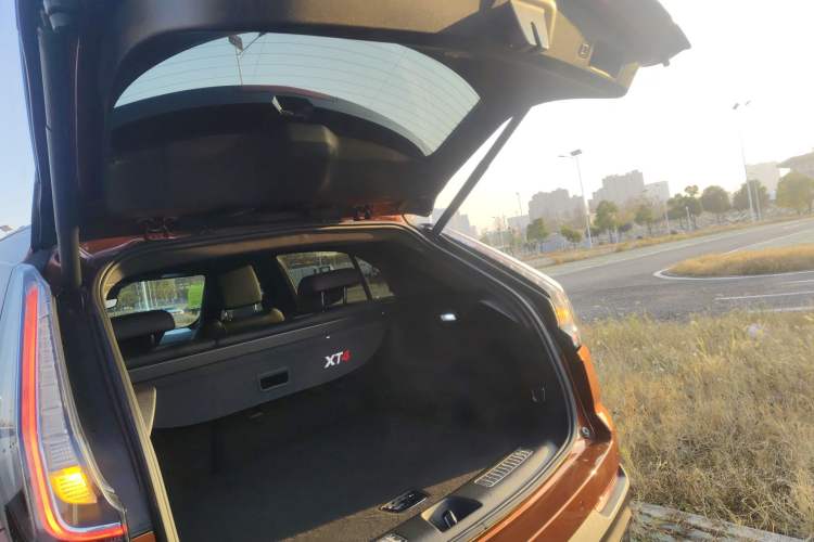 Used Cadillac XT4 2018 28T 4x4 Platinum Sport Edition
