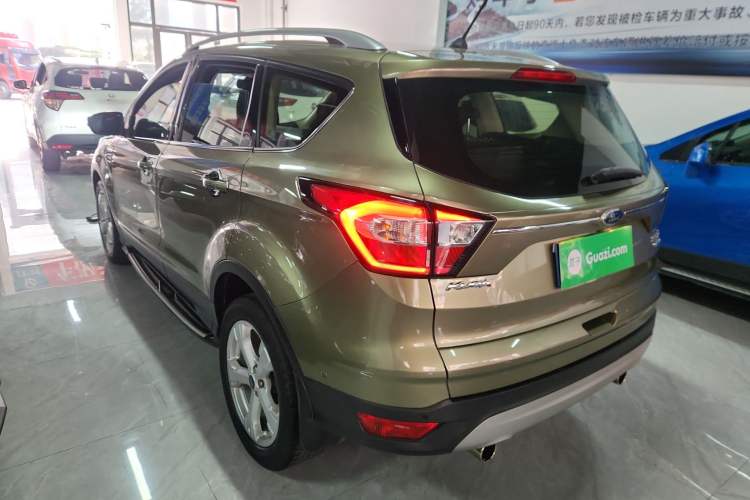 Used Ford Kuga 2018 EcoBoost 180 Two-Wheel-Drive Platinum Edition
