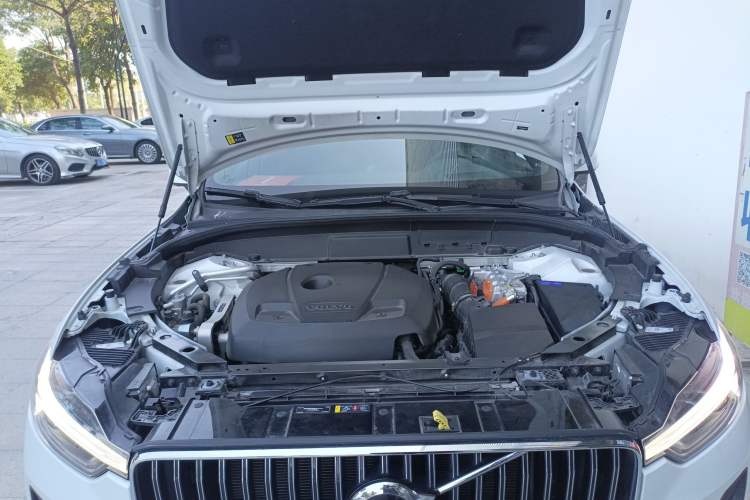 Used Volvo XC60 New Energy 2025 Plug-in Hybrid Long-Range All-Wheel Drive Smart Luxury Edition