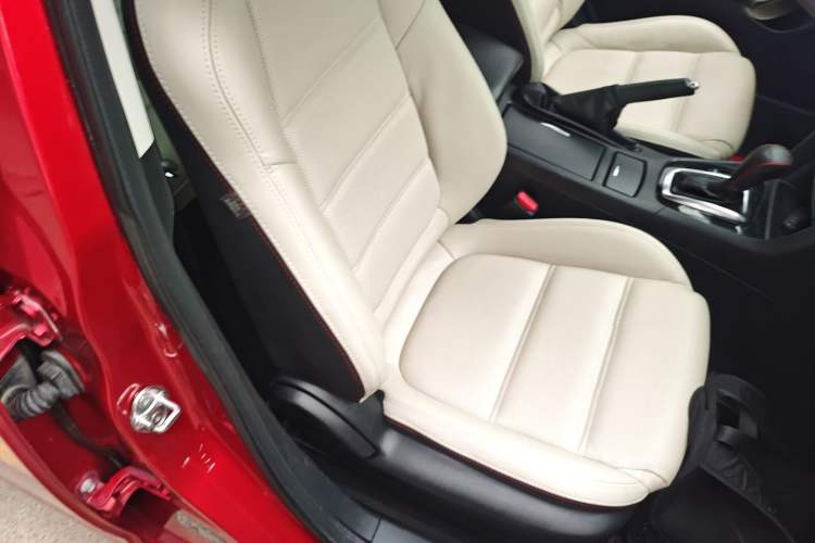 Used Mazda Atenza 2014 2.0L Blue Sky Luxury Edition
