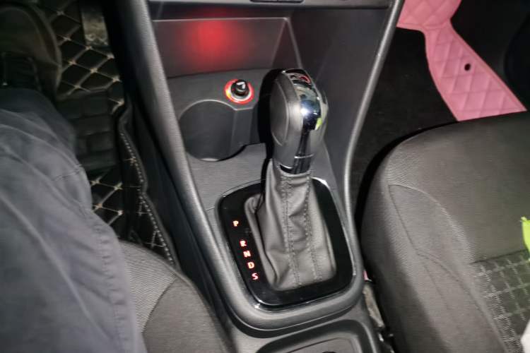 Used Volkswagen Polo 2016 1.6L Automatic Comfort Model