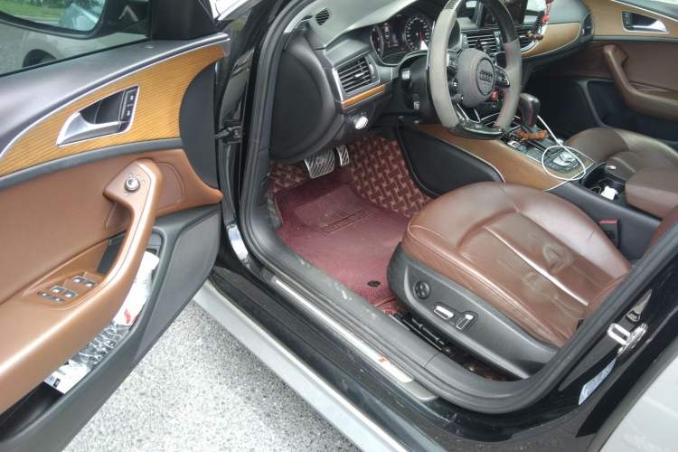 Used Audi A6L 2018 30th Anniversary Edition 30 FSI Style Model
