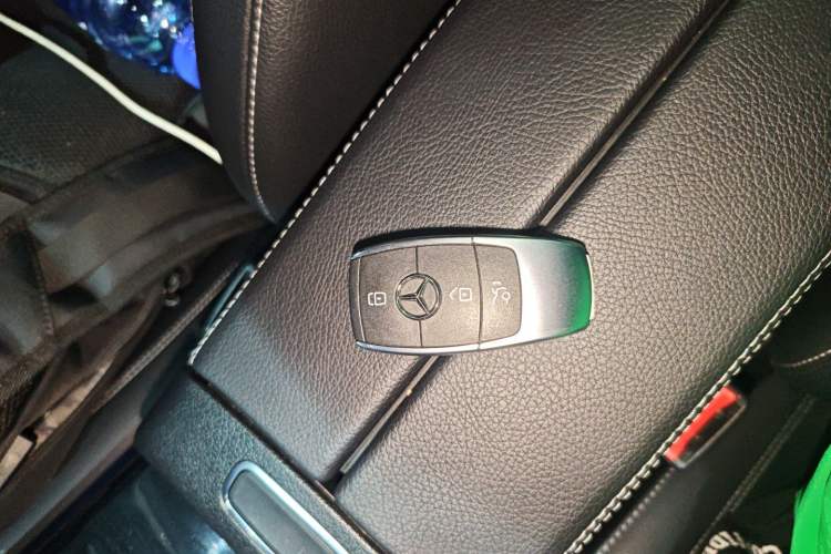 Used Mercedes-Benz A-Class 2022 Second Facelift A 200 L Sport Sedan Fashion Version
